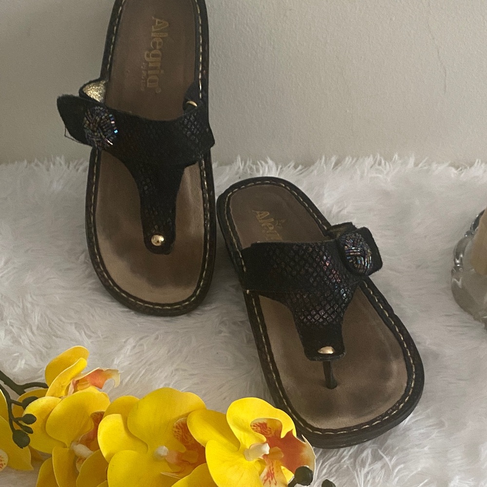 Alegria Black Textured Women's Sandals sz 36